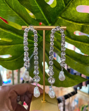 Load image into Gallery viewer, Crystal Drop Earrings with Pearls