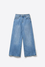 Load image into Gallery viewer, Light blue wide-leg denim jeans with a faded wash, displayed flat against a light gray background.