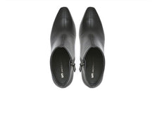 Load image into Gallery viewer, Cube Bootie