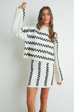 Load image into Gallery viewer, Cream Wavy Stripe Turtleneck Sweater
