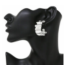 Load image into Gallery viewer, Accordion Hoop Earrings
